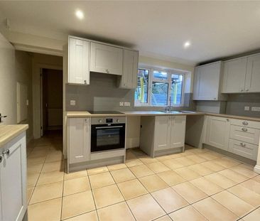 2 bedroom semi-detached house to rent - Photo 4