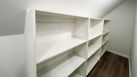 Fully Renovated 2 Bedroom Unit In Mc Cauley | Utilities Included - Photo 4