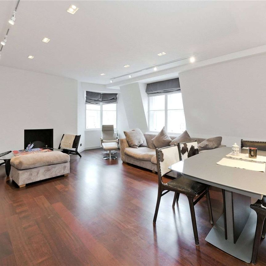 A charming two bedroom flat with direct lift access. - Photo 1