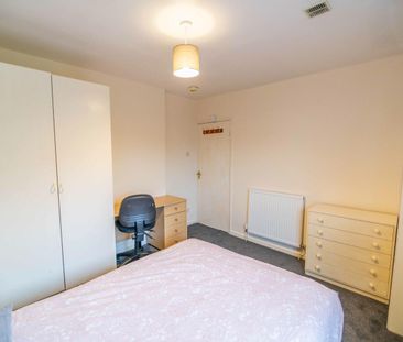 125 Alcuin Avenue - Photo 2