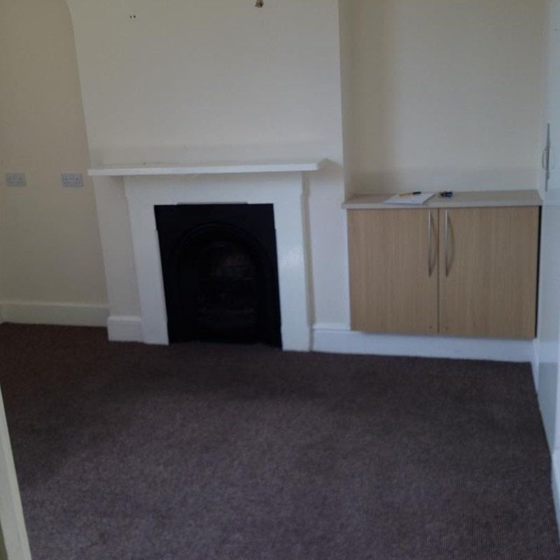 High Street, - Photo 1