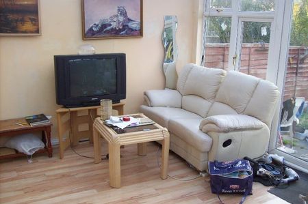 Room in a Shared House, Windermere Ave, HA9 - Photo 2