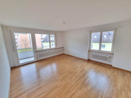 Offer a spacious and comfortable space in a quiet location - Photo 1