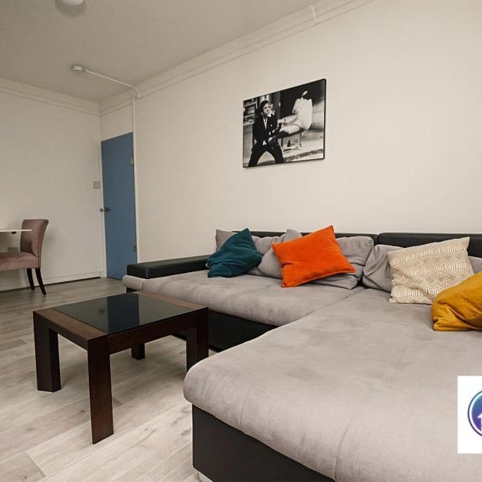 3 Bedroom Flat To Rent - Photo 1