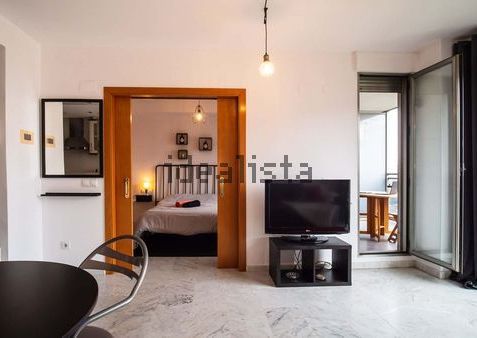 Alquiler de estudio en Calle Cortés Valencianas, 43