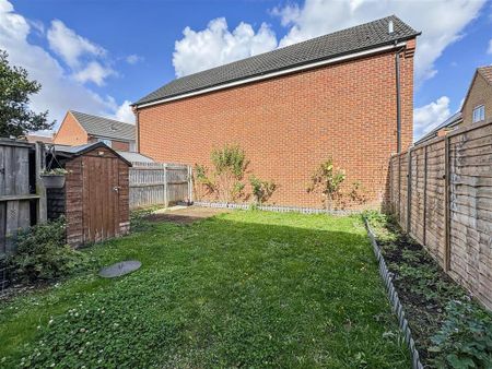3 bedroom end of terrace house to rent - Photo 4