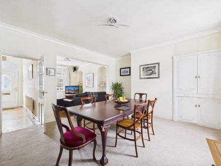 4 bedroom terraced house to rent - Photo 5