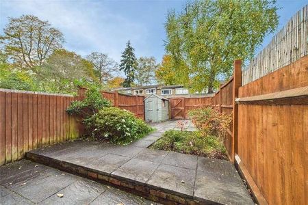 Greenham Wood, Bracknell, Berkshire, RG12 - Photo 3