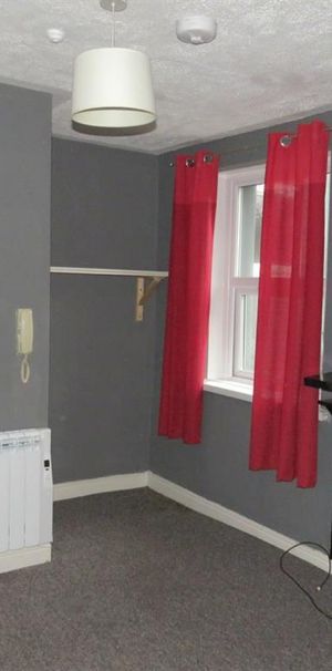 1 bedroom Flat To Let - Photo 1