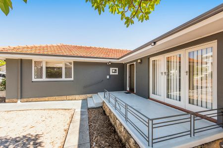 Stunning Family Home with Expansive Yard Space! - Photo 3