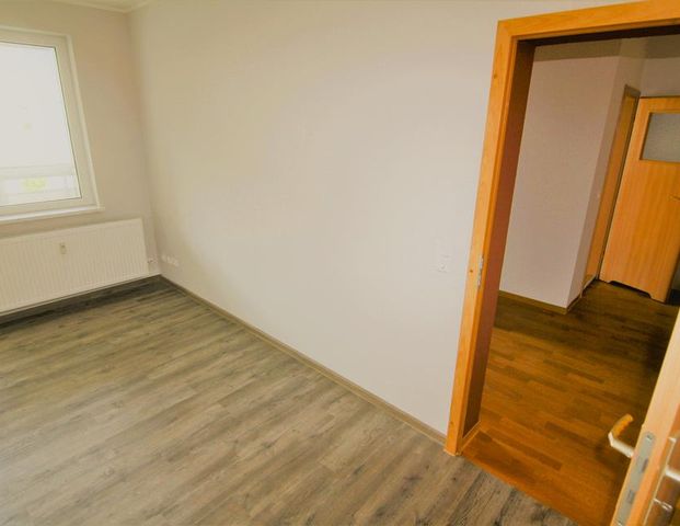 Ruhiges Single-Appartement mit verglastem XXL-Balkon. - Photo 1