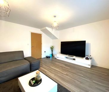 3 bedroom semi-detached house to rent - Photo 3