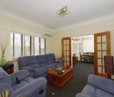 Lovely 3 bedroom home in Camp Hill! - Photo 2