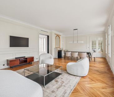 Location Appartement 5 pièces Meublé 152m² PARIS 8ème - Photo 2