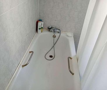 Sylvester Road, Wembley, HA0 - Photo 2