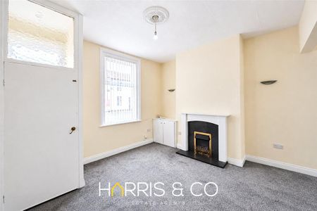 2 bedroom end of terrace house to rent - Photo 3