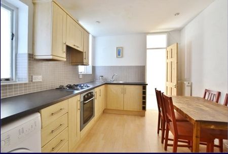 Room in a Shared Flat, Chesham Place, BN2 - Photo 5