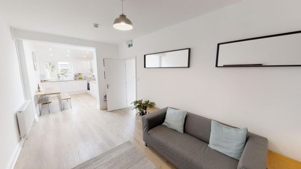 Double Room-Gloucester Road- Close to Hospital! - Photo 1