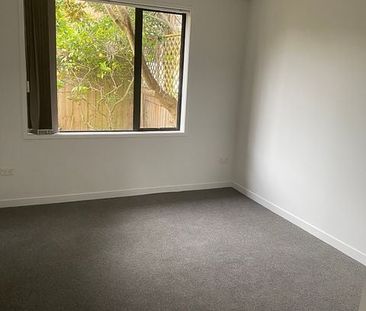 2 bedroom unit close to Mt Albert train station - Photo 3
