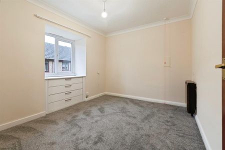 1 bedroom retirement property to rent - Photo 2