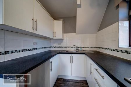 3 bedroom semi-detached house to rent - Photo 5