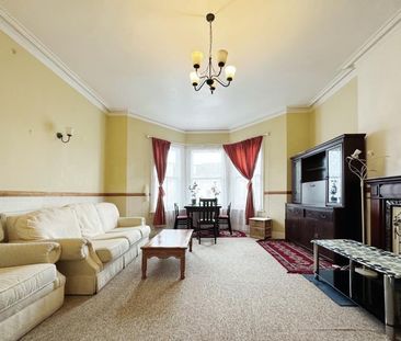 2 Bed Maisonette, Westmoreland Road, BS6 - Photo 1