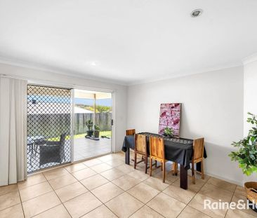 MODERN FOUR BEDROOM HOME IN FAMILY FRIENDLY LOCATION - Photo 2