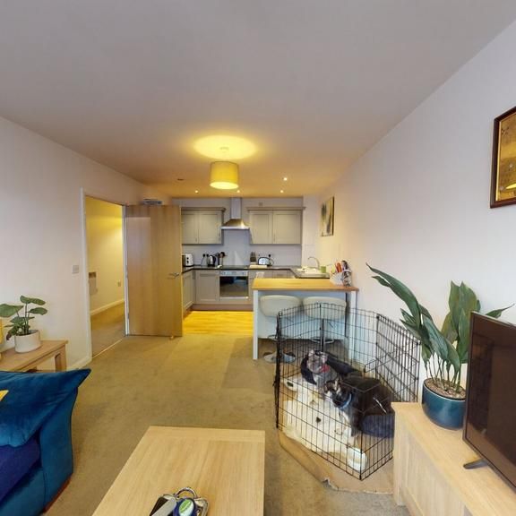 2 bedroom ground floor flat to rent - Photo 1