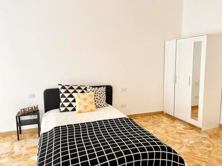 Via Quintino Sella, Florence, Tuscany 50136 - Photo 4