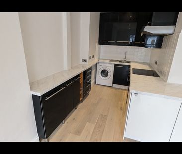 1 Bed Flat, Sinclair Gardens, W14 - Photo 2