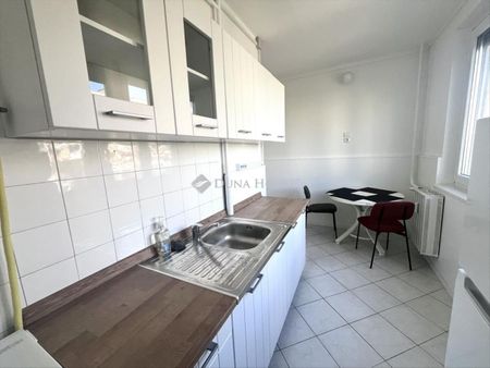 Kiadó jó állapotú panel lakás - Kecskemét - Photo 2