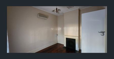 3 Bedroom House in Port Augusta - Photo 2