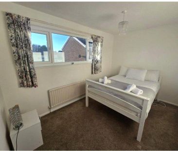 3 bedroom terraced house to rent - Photo 4