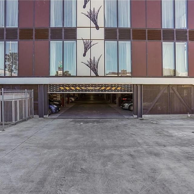 Modern & Convenient 1-Bedroom Apartment - Prime Location! - Photo 1