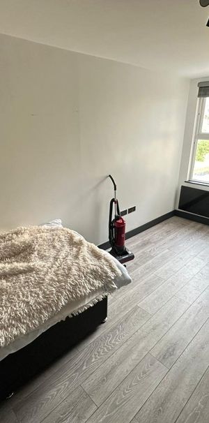 Studio Flat, Neuchatel Road, SE6 - Photo 1