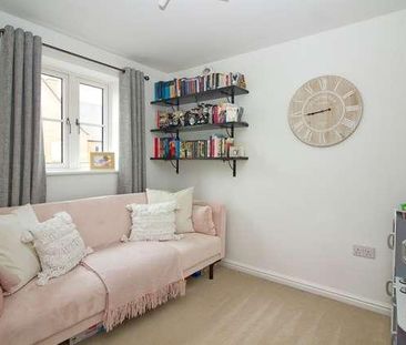 Old Stratford - A Quality Bedroom Townhouse Style Home, MK19 - Photo 1