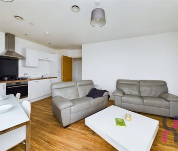 2 bedroom flat to rent - Photo 2