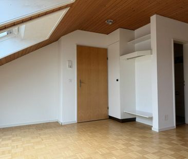 Charmante 3.5-Zi.-Dachwohnung mit Cheminée in Menziken AG - Photo 1