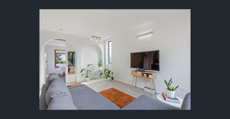 Stylish & Spacious Apartment with Large Balcony - Photo 3