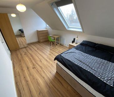 1 bedroom in a house share to rent - Photo 2