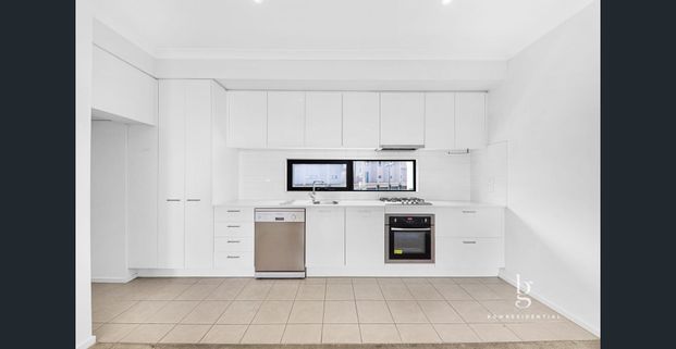 Modern 3-Bedroom Townhouse in Maidstone - Photo 1