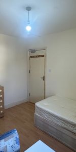 Room in a Shared Flat, Stewart Road, E15 - Photo 3