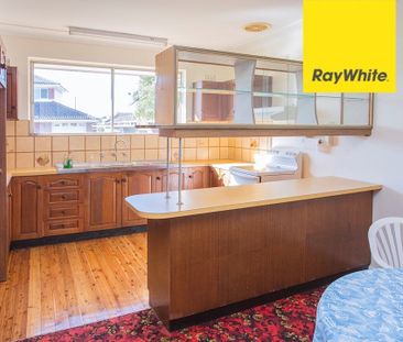 Spacious Double Brick Family Home in a Prime Parramatta Riverbank L... - Photo 3