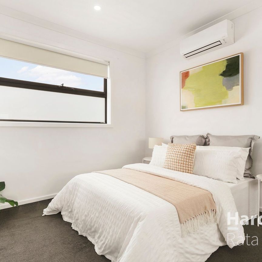 Sophisticated & Stylish Living - Photo 1