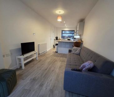 4 bedroom terraced house to rent - Photo 1