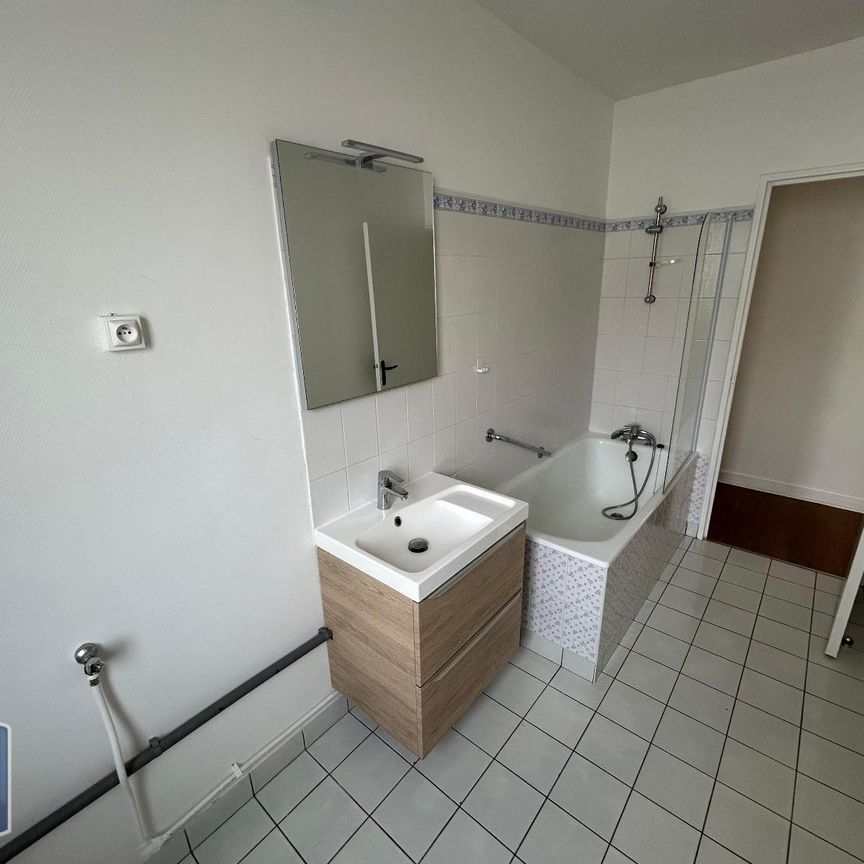 Location Appartement 4 pièces 75m² CHERBOURG-EN-COTENTIN 50100 - Photo 1