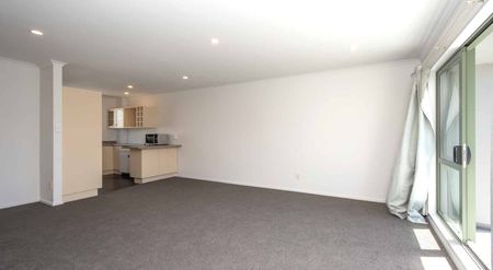 Premium Parkside Living - Photo 3