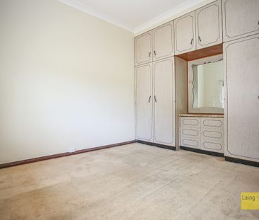 LARGE 3 bedroom Duplex, Great Location - Photo 3