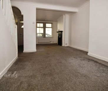 2 bedroom end of terrace house to rent - Photo 2
