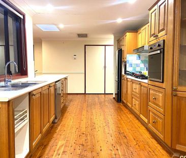 Spacious Family Home with Character and Charm - Photo 6